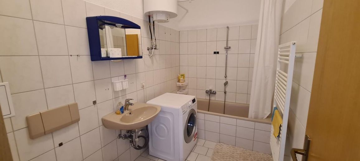 ab sofort: Helle und zentrale 2-Zimmer-Wohnung in Stadtmitte Stadtroda´s – 20260521_163328