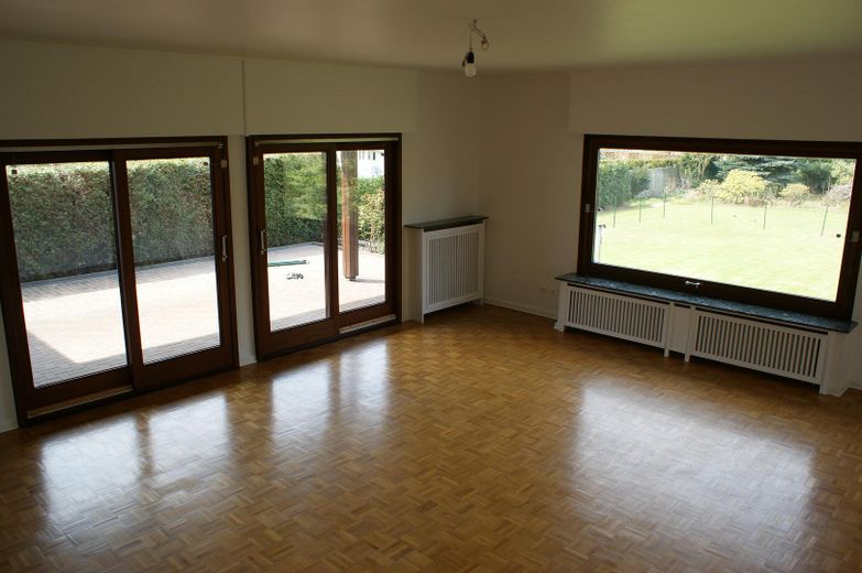 Wohn- oder Schlafzimmer EG