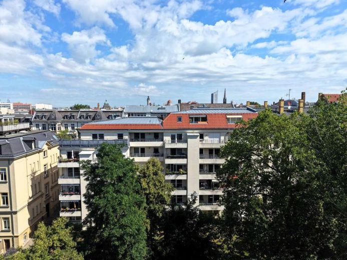 3-Raum-ETW mit Balkon & Aufzug in der beliebten Südvorstadt – Foto 1