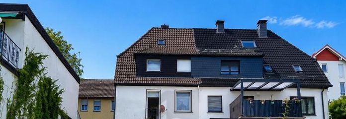 IHR NEUES ZUHAUSE MIT HERRLICHER GARTENOASE