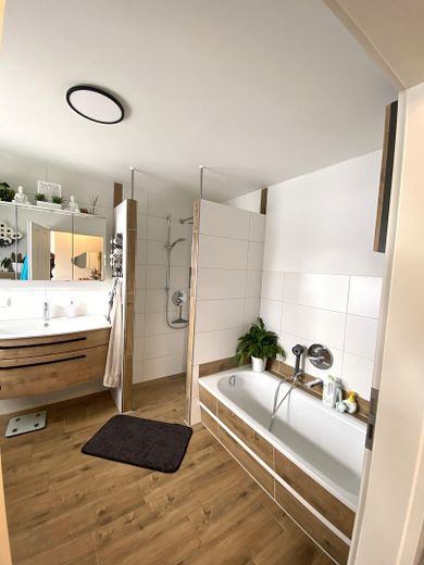 Modernisierte Doppelhaushälfte in Wismar zu verkaufen – Vollbad 1