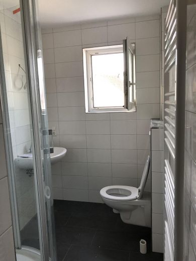 Sanierte Wohnung mitten in Gießen, trotzdem ruhig und sicher mit hohem Freizeitwert – Bad