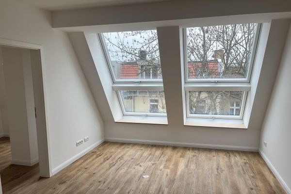 Dachgeschosswohnung Dietzgenstraße 93