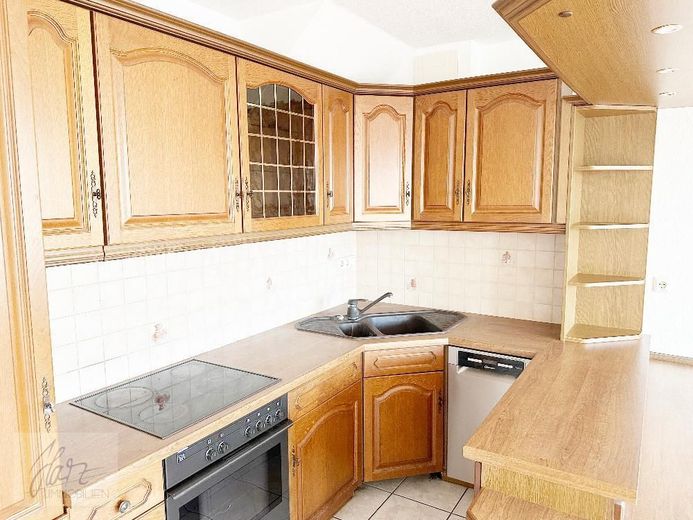 ***HELLE MAISONETTEWOHNUNG MIT BALKON*** individuellem Grundriss und Dachschrägen - Wohncharakter mit Flair in Riesa – Einbauküche