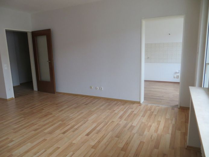 Wohnraum mit Blick zur Küche