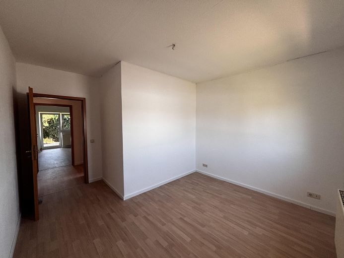 Geräumiger Bungalow mit ca. 194m² Gesamtfläche, Vollkeller und Garage – provisionsfrei – EG- Schlafzimmer 2 (1)