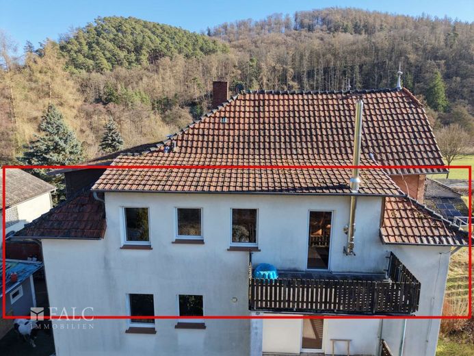 +++Eigentumswohnung direkt am Nationalpark zur Sebstnutzung, Vermietung oder als Feriendomizil+++ – Hausansicht Balkonseite von oben_markiert