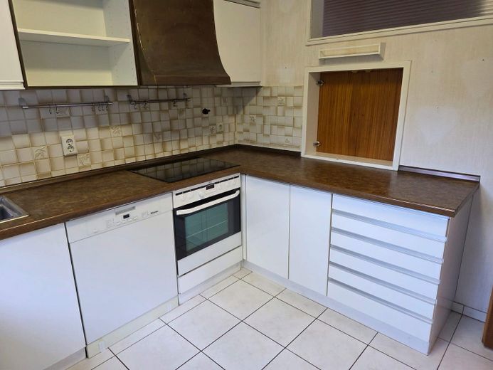Casa a schiera di testa in posizione residenziale tranquilla a Untereisesheim – Küche 