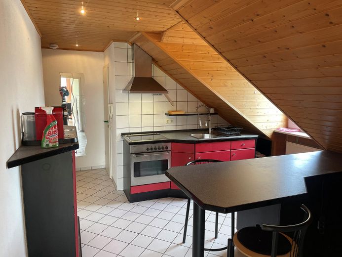Sanierte 2-Zimmer-Wohnung in TOP-Lage - Sofort verfügbar! – Küche Teil1
