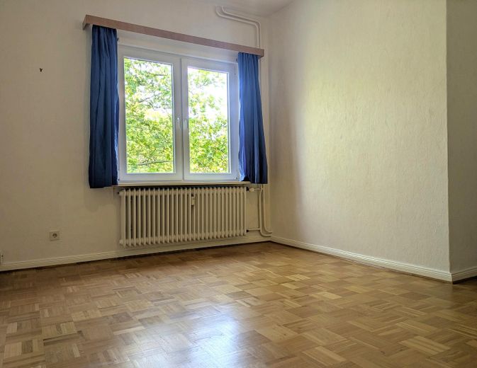 Charmant chez-soi ou investissement : emplacement central, sans commission – Wohnzimmer