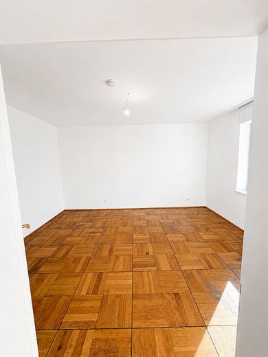 Sans commission et fraîchement rénové - appartement de 4 pièces en centre-ville ! – Zimmer 3