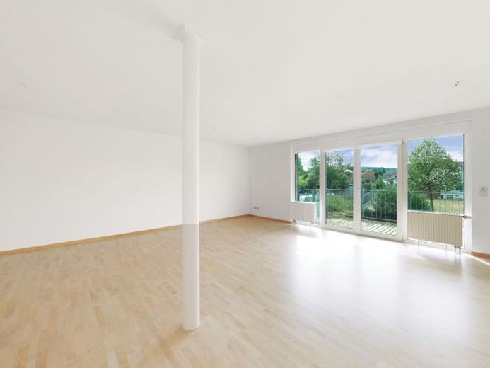 Sonnige 3-Zimmer-Wohnung mit Gartenanteil, Südostbalkon und Carport – Foto 1