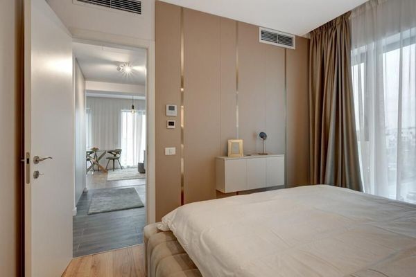**Tolle zwei-Zimmer-Wohnung mit Balkon, voll möbliert**