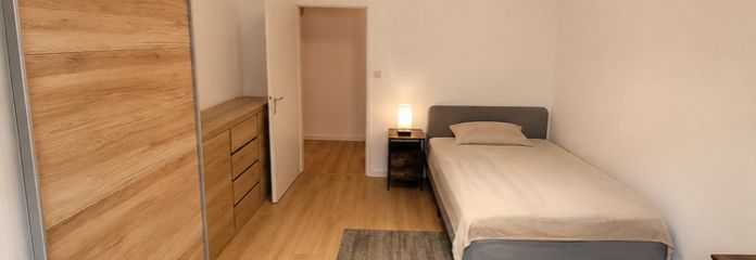 Schlafzimmer 1