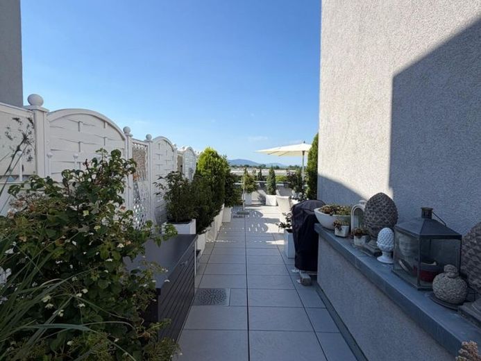 Über den Dächern von Ettlingen: Exklusive Maisonette-Penthousewohnung mit sonniger Dachterrasse – Foto 1