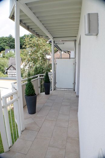 2-Zi-Wohnung zentral gelegen mit schönem Ausblick – Balkon