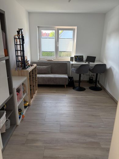 Dresden yakınında modern bir yuva: Havuz, fotovoltaik, depolama, Wallbox ve garaj – Fotoğraf 15