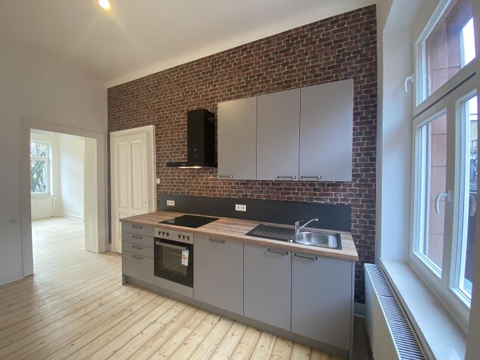 Stilvoll sanierter Altbau – 2 gleich große Zimmer | EBK, Balkon | Nähe RWTH/FH – Küche mit Einbauküche