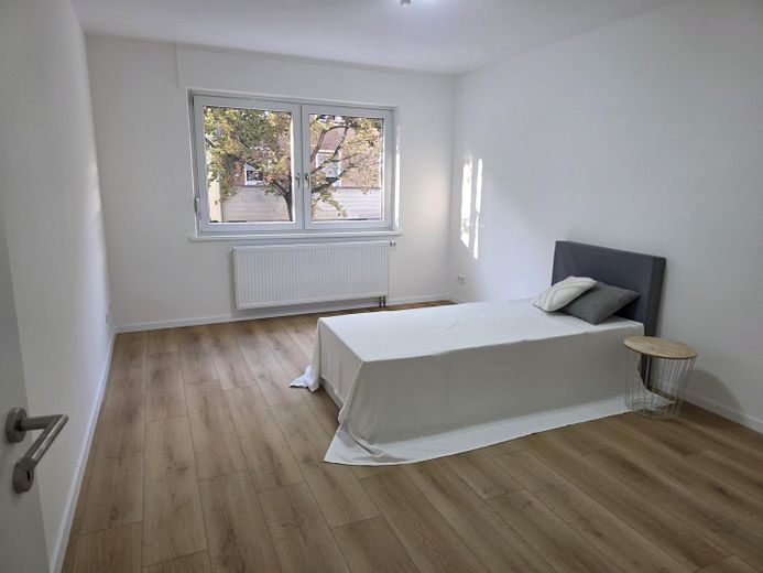 Frisch kernsanierte 3-Zimmer-Wohnung in Nürnberg | 67 m² | Garage im Innenhof – Schlafzimmer