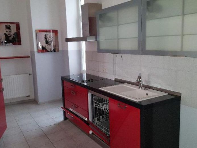 Schöne 2 Zimmer Wohnung im Zentrum mit EINBAUKÜCHE – Foto 1