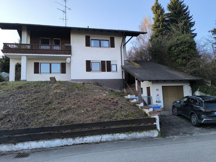 Casa unifamiliare con appartamento indipendente 169qm in posizione collinare a sud – Photo 1