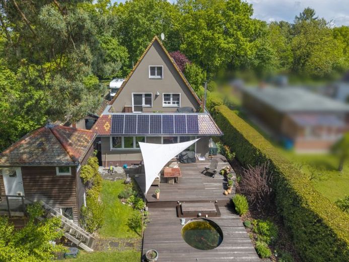 Grüne Oase südlich von Berlin – großes EFH in Mahlow mit 1.192 m² und Energieklasse A – Foto 1