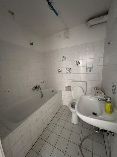 115 m² Wohnkomfort mit XXL-Terrasse in Duisburg Rheinhausen – Badezimmer