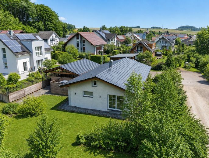 Design Bungalow mit Carport an ruhiger Waldrandlage
- PROVISIONSFREI - – Garten