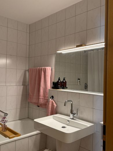 Particular: soleado apartamento de 2 habitaciones con terraza – Badezimmer