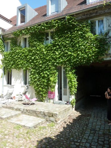 Attraktives Wohnen im Denkmalensemble – Hoffassade