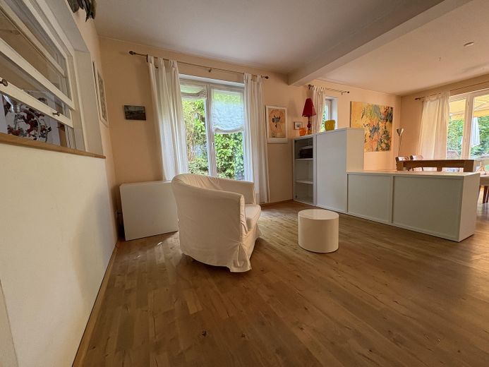 Blick ins Wohnzimmer