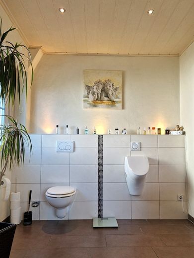 Casa unifamiliare con giardino, garage e posto auto – Photo 3