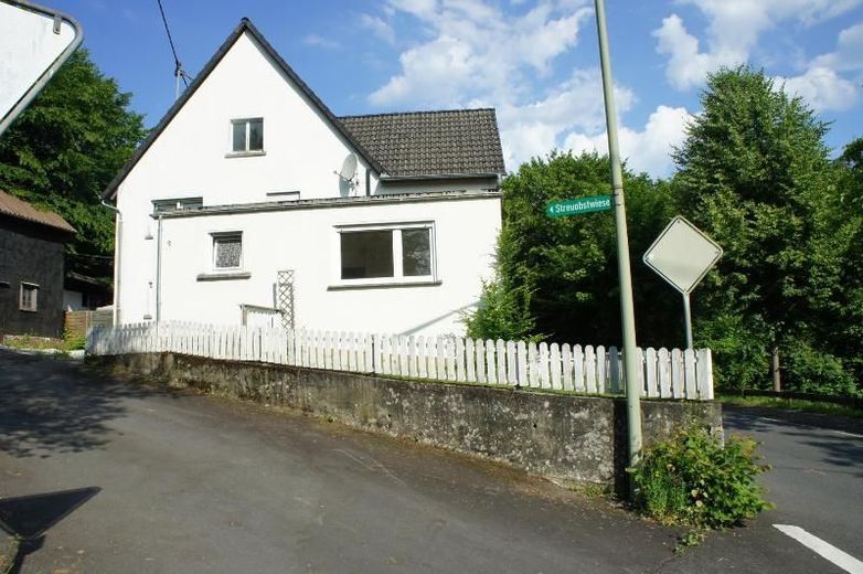 ** RENOVIERTES EINFAMILIENHAUS - IN RUHIGER LAGE IN SELBACH ** – Bild 16