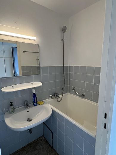 Bezugsfreies renoviertes 1-Zimmer-Appartement mit Balkon – Foto 9
