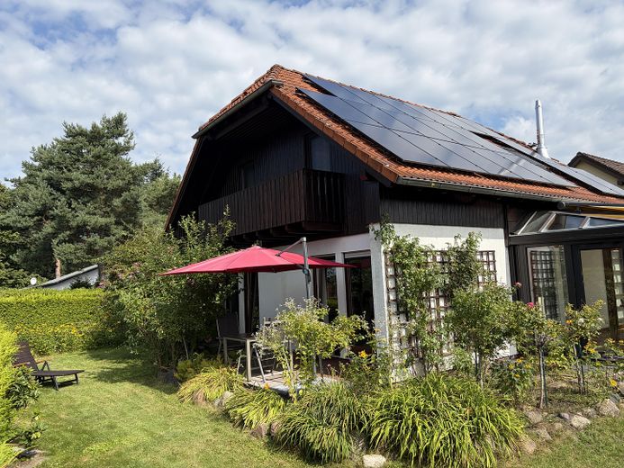 Provisionsfrei in die Zukunft! EFH mit Wärmepumpe und PV nahe Wald und Wasser – Ihr neues Zuhause?