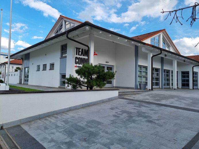 Representative office & practice building in Altdorf – perfect connections & accessible ground floor – Repräsentatives Gebäude