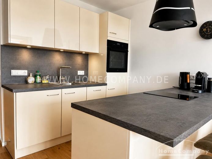 Erstbezug nach Komplettsanierung – Hochwertiges Executive-Studio mit Alpenblick in Schwabing – bdec0270ca71f346b37c580e5964ee7bf8fc4f86.jpg