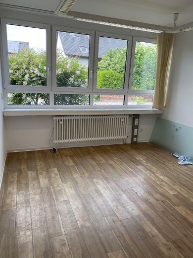 gepflegte, helle Räume für ihren Erfolg: Praxis, Therapie, Kanzlei, Büro – Raum 2