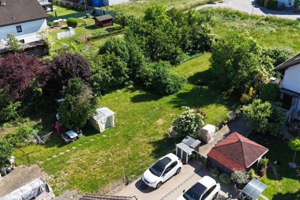 Baugrundstück mit bestätigtem Vorbescheid für Einfamilienhaus in Bruchköbel