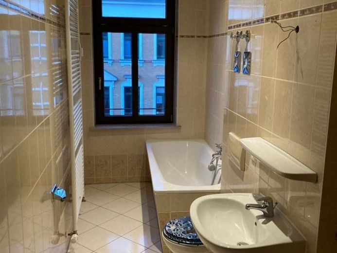 Günstige 2-Zimmer mit Wannenbad und Laminat in guter Lage! – Foto 11