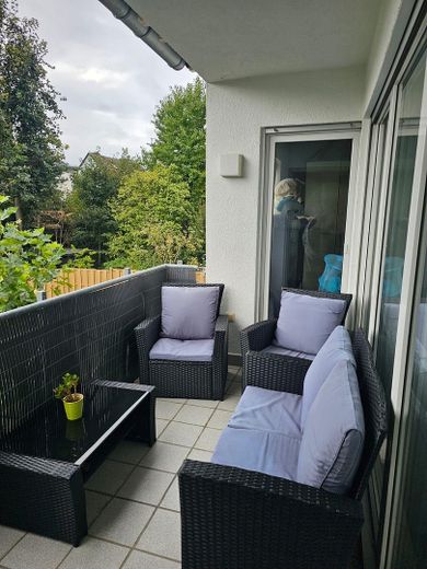 Balkon mit Blick in den Garten