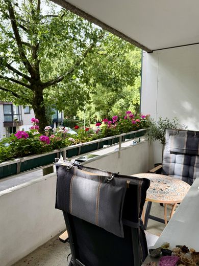 Sessiz ve yeşil: Grafenberger Wald yakınında SW balkonlu 3 odalı, 74 m² daire – Fotoğraf 2