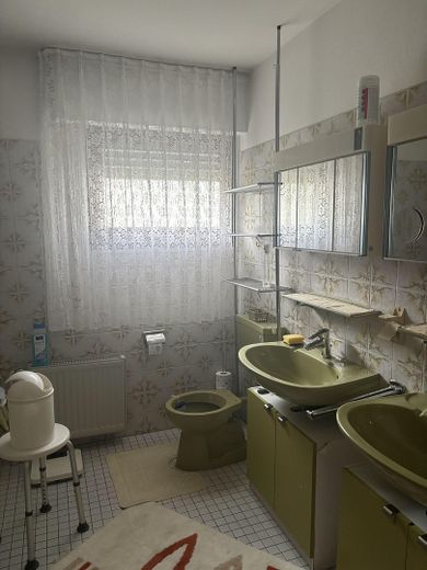 Casa indipendente unifamiliare in una buona posizione, con grande potenziale, a Dietzenbach – Bad 