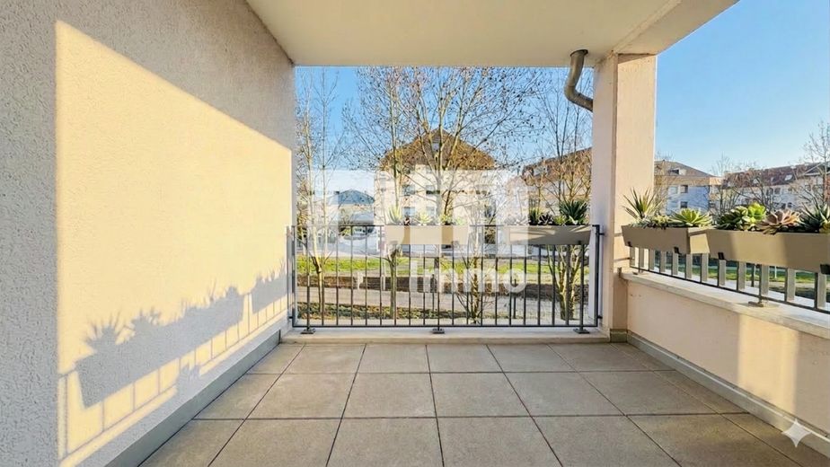 Moderne 4 Zimmer HP / EG Wohnung mit 2 Bädern und großer Terrasse direkt an der Uni – Loggia / Terrasse