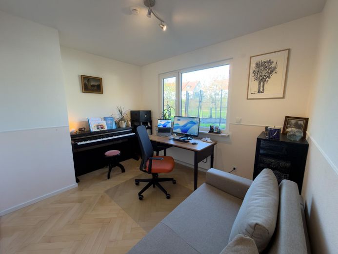 Provisionsfrei: 4-Zimmer-EG-Wohnung mit 300 m² Privatgarten, Süd-West-Terrasse, nur 2 Parteien – Arbeitszimmer