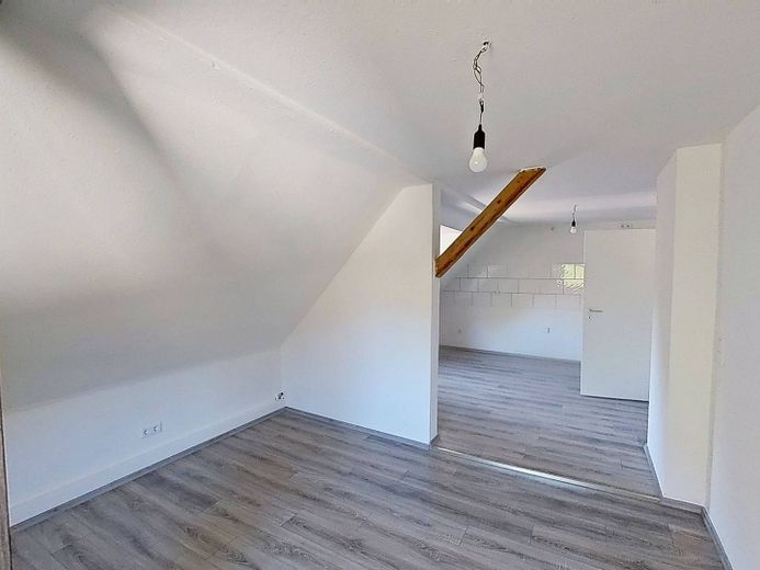 Moderno appartamento di 3 locali con bagno finestrato e tanti comfort a Duisburg-Meiderich – Ansicht III: Wohn- und Esszim…