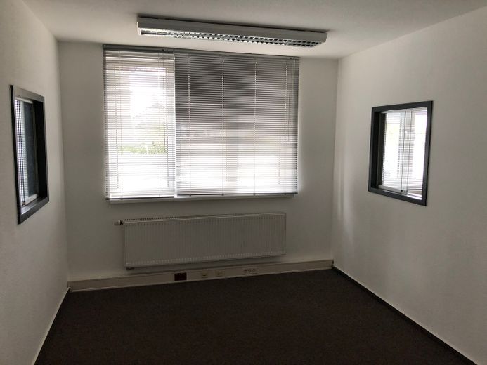 Lager/ Produktionshalle ( mit Büro )  -Teilung möglich- – Büro 2