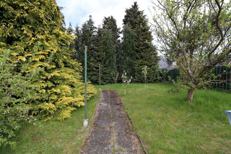 Holzhaus mit Geschichte und viel Potenzial in ruhiger Wohnlage von Bordesholm – Garten