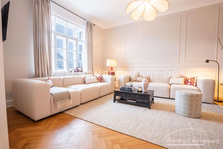 ***Klassische Eleganz in vollendeter Form – stilvoll sanierte Altbauwohnung mit Balkon in Bestlage Altbogenhausen – d8e1cfc4416395df73a42401d230976e763f11c1.jpg