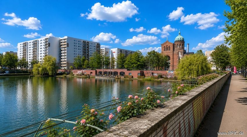 Balkon-Ausblick auf Engelbecken und Michaelkirchplatz - 3-Zimmer-Wohnung, bezugsfrei in Kürze – Leuschnerdamm